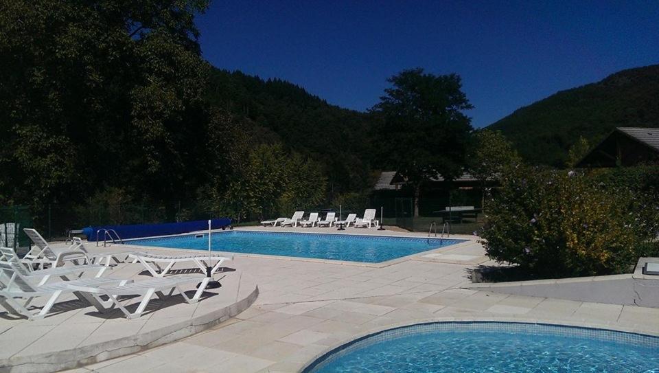 Saint-Geniez D'Olt - Residence Le Colombier מראה חיצוני תמונה